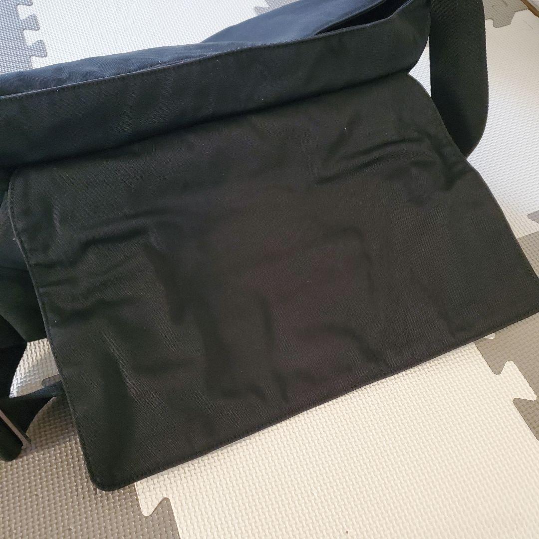 GUCCI　グッチ　ショルダーバッグ　斜め掛け　ナイロン