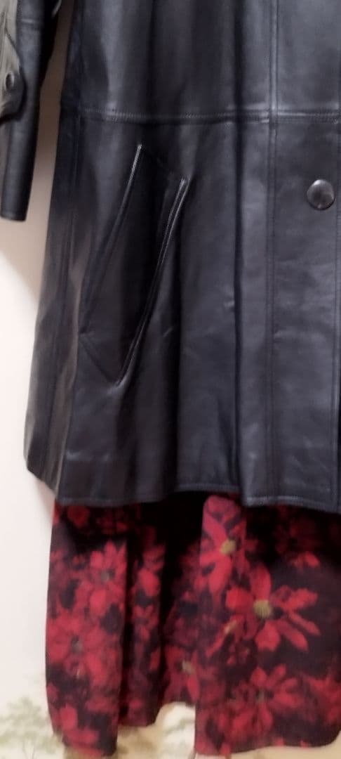 ANNE MARIE BERETTAの高級ラム革コート大きめでゆったり着れます。