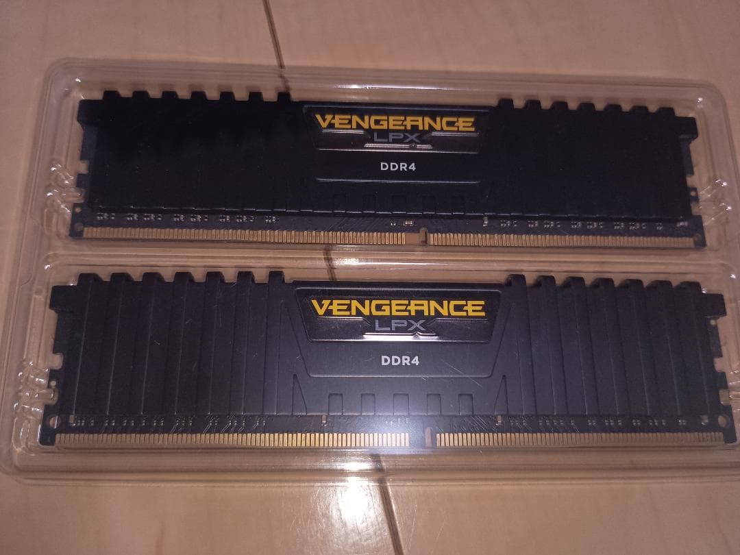 メモリー CORSAIR Vengeance LPX DDR4 32GB (8GBx4)