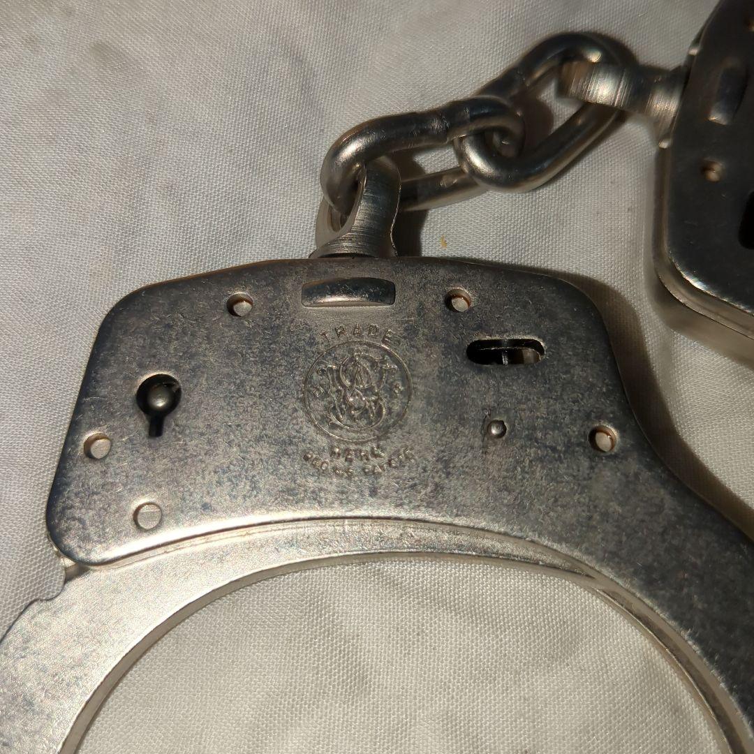 米国製実物　手錠　ハンドカフ　 Smith＆Wesson M100　S&W