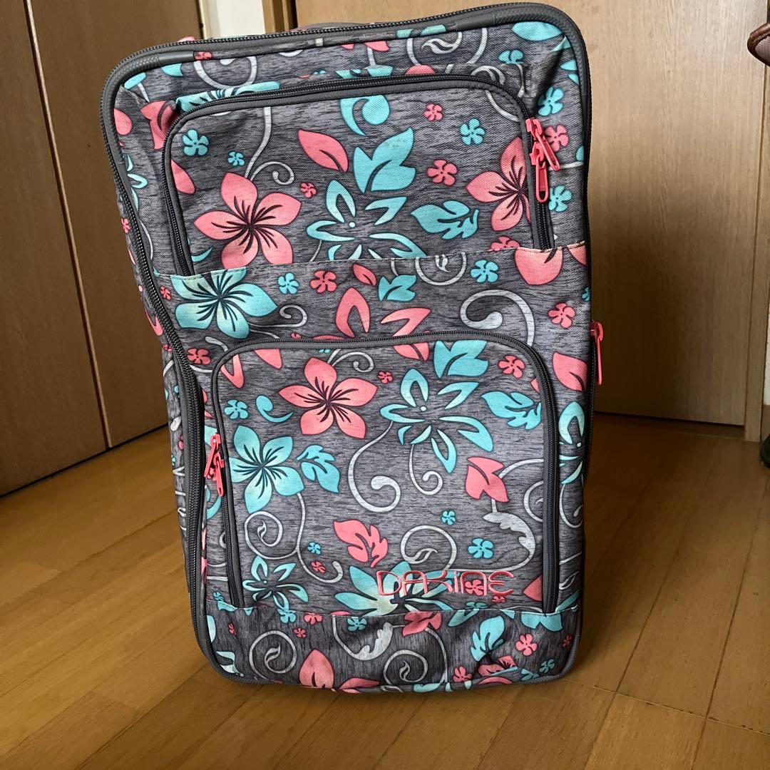 DAKINE フラワーパターン キャリーケース