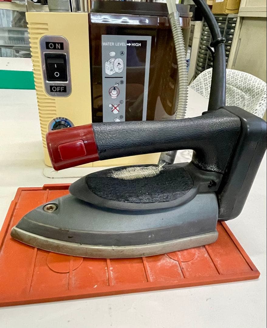 ナオモト　職業用アイロン　ＨＹＳ－４１０Ｐ　卓上ポンプタイプ　動作確認済み