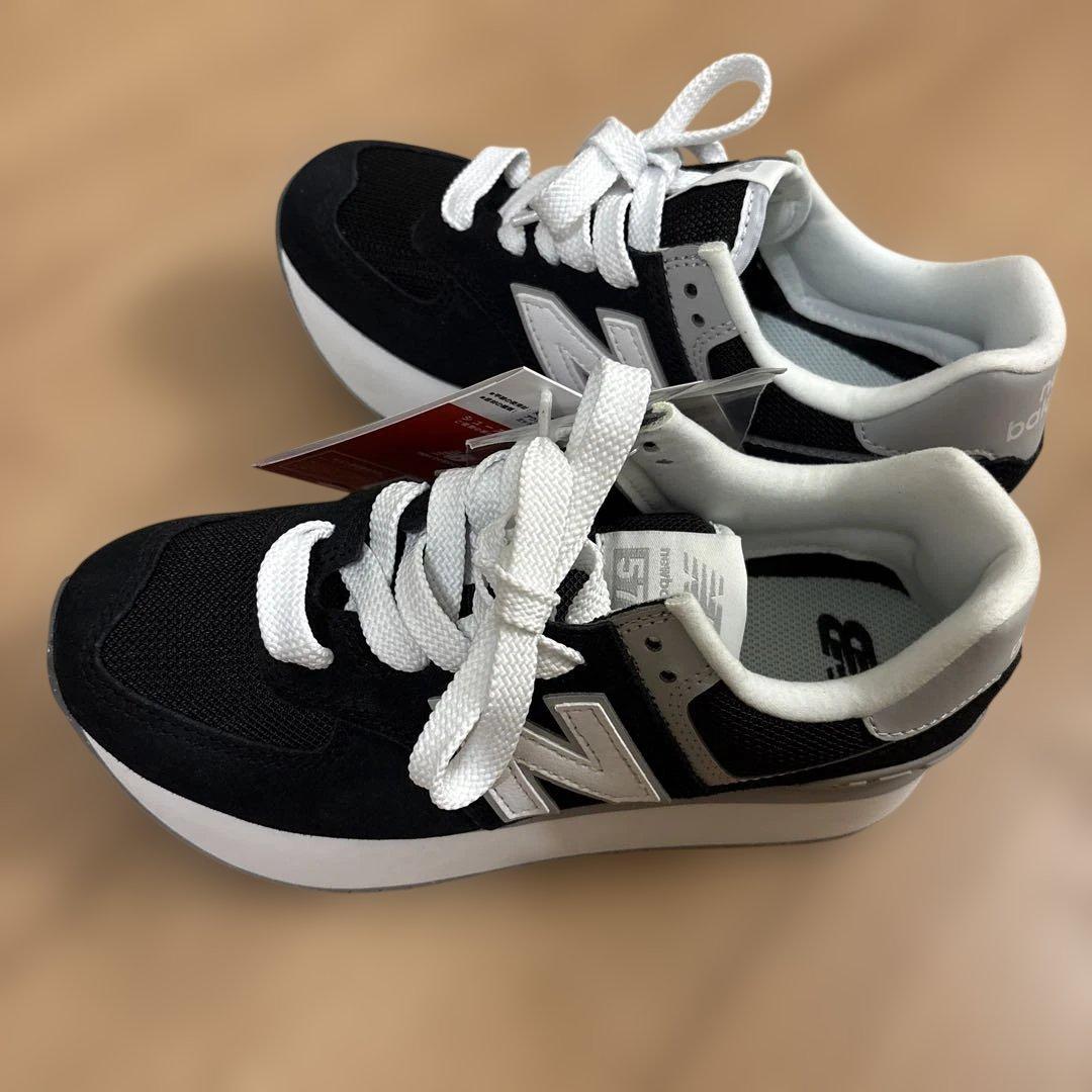 New Balance 574 ブラック×ホワイト 厚底スニーカー