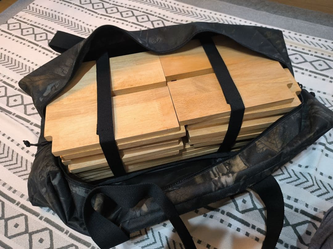 AMICAL.Schlaf (アミカル&シュラフ)　ウッドヘキサテーブル