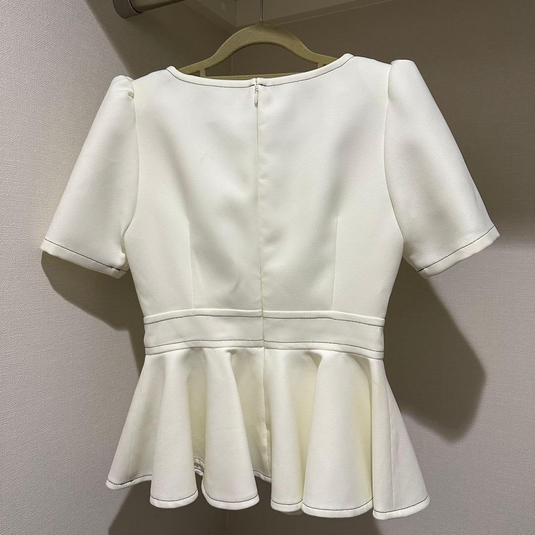 sheller シェリエ　ペプラムトップス　ホワイト