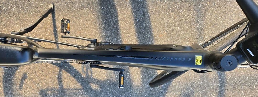 GIANT FASTROAD E+ クロスバイク Eバイク　電動自転車