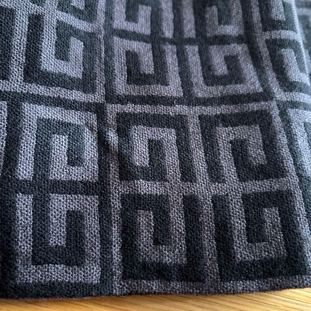 Givenchy ブラック マフラー　激安