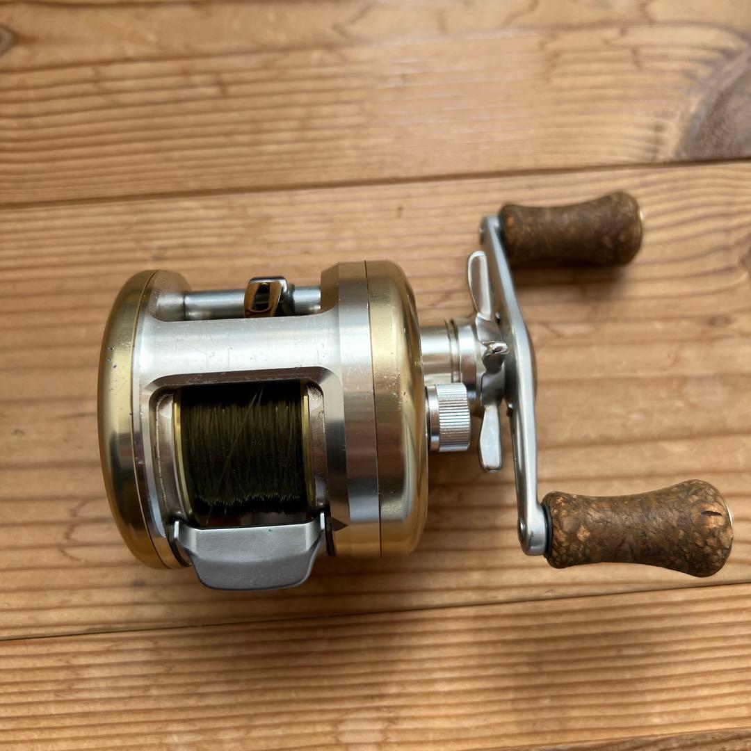 【釣り具・リール】ダイワ ミリオネアCV-Z205