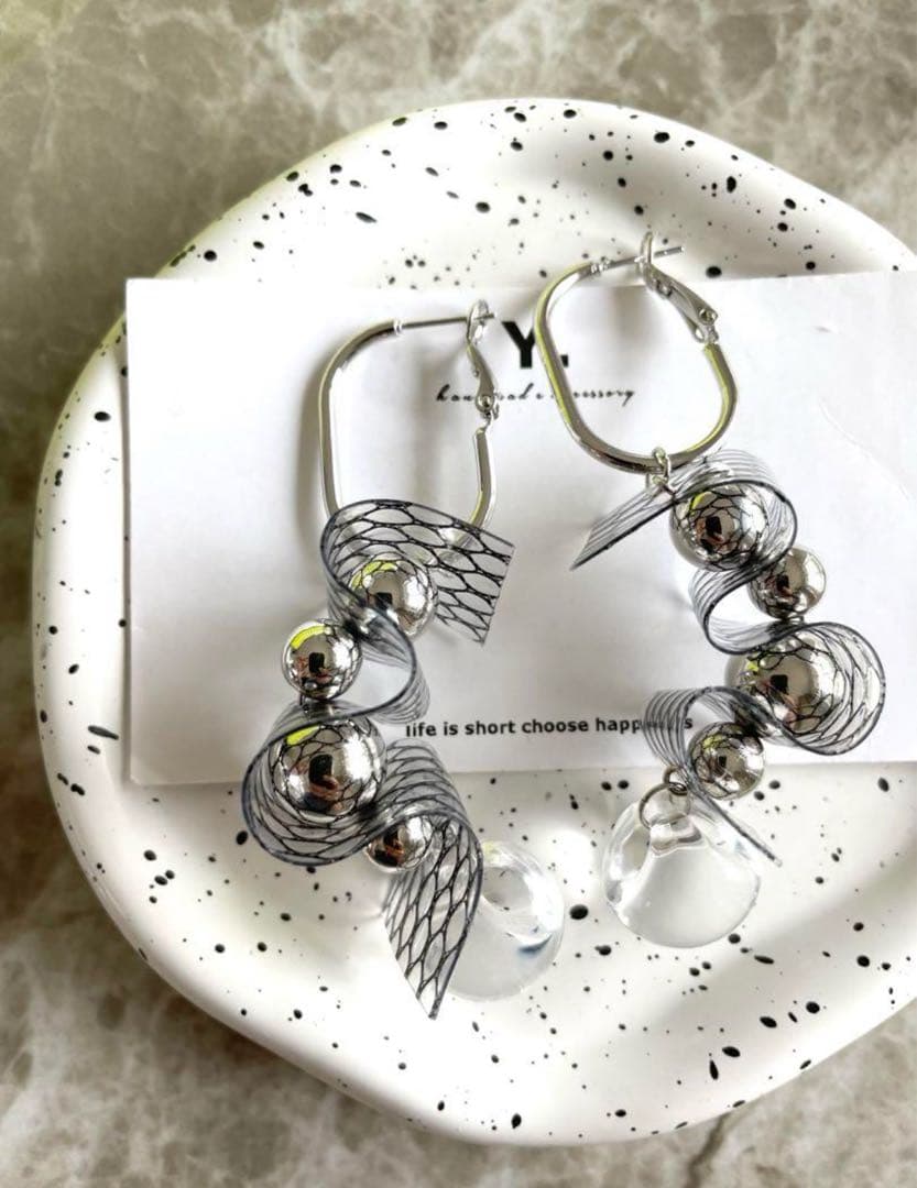 ピアス M.K