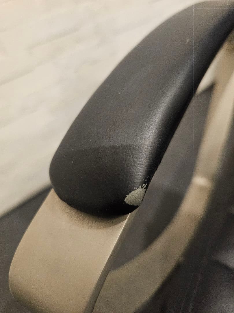 セット売り　 BoConceptリクライニングチェアとオットマン