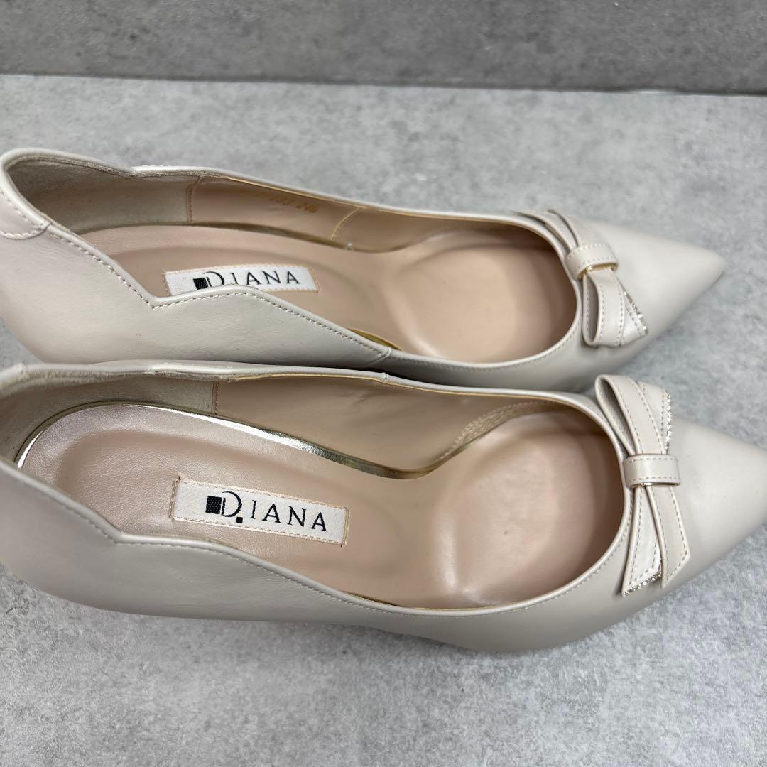 新品！DIANA ダイアナ　ベージュ　ポインテッド　ラメリボン　レザーパンプス