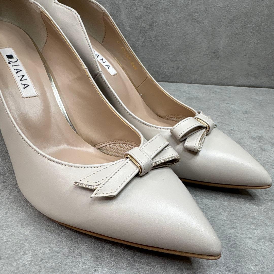 新品！DIANA ダイアナ　ベージュ　ポインテッド　ラメリボン　レザーパンプス