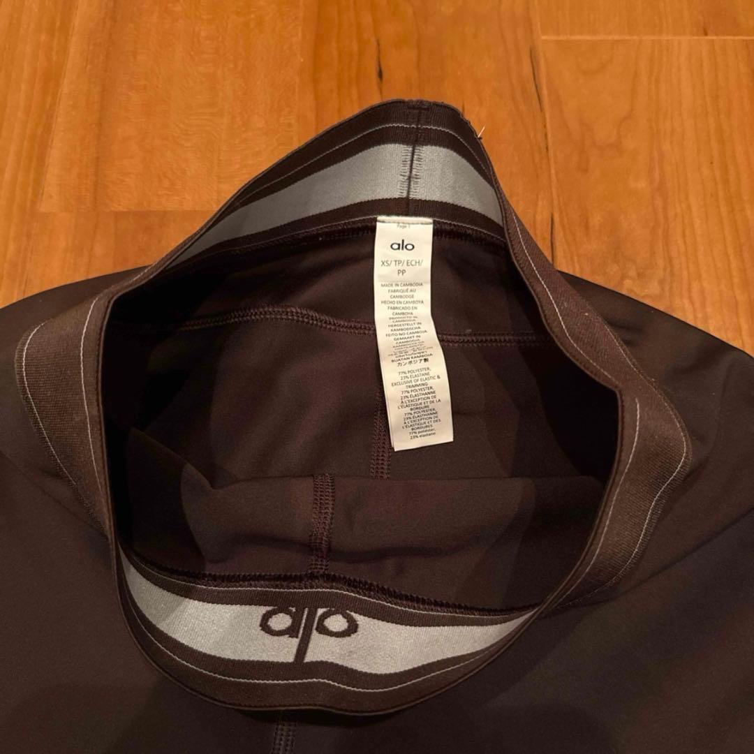 alo ダークブラウン ハイウエスト ヨガパンツ