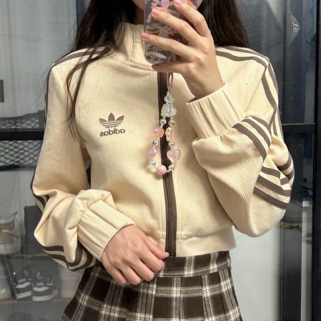 adidas クロップドジャケット