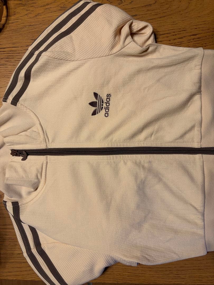 adidas クロップドジャケット