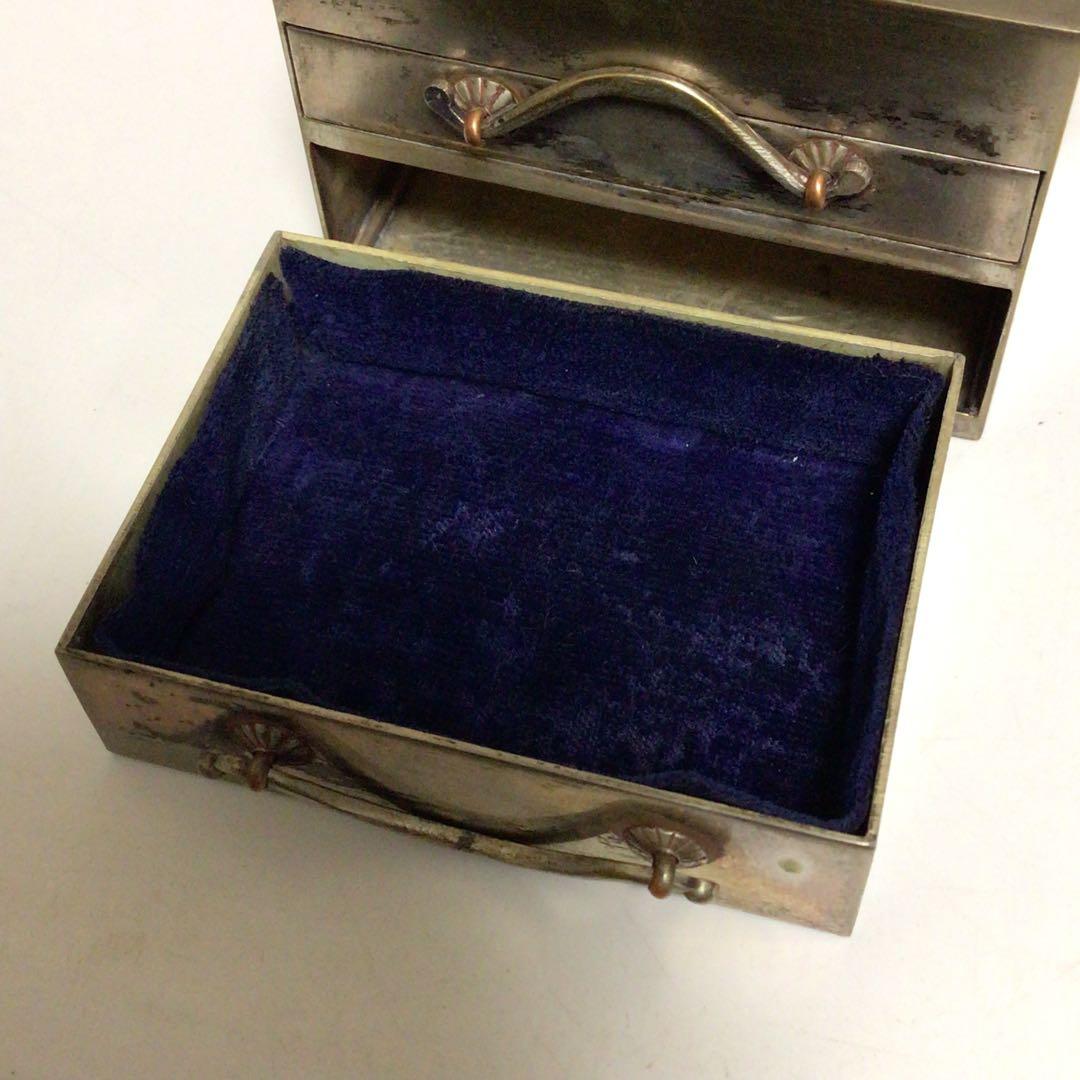 ボンボニエール　お菓子入れ　レトロ　ビンテージ　金属製バニティボックス 置物