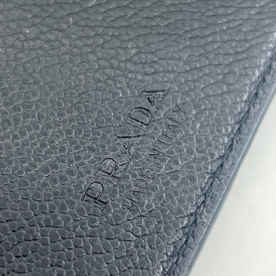 PRADA マネークリップ付き レザー シルバー金具 カードケース 財布0564