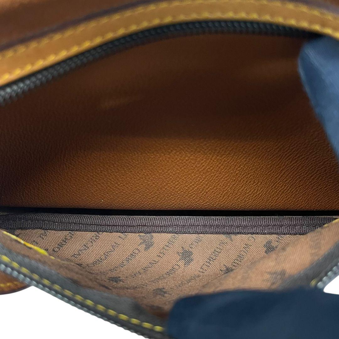 【 良品 】 ハンティングワールド　メッセンジャーバッグ　フラップベルト　レザー