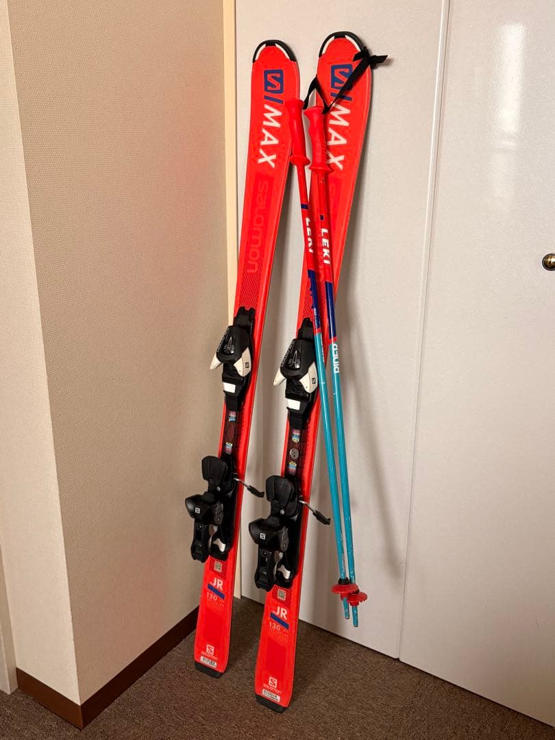 スキー学習 Salomonスキー板130とストック95セット　サロモンジュニア