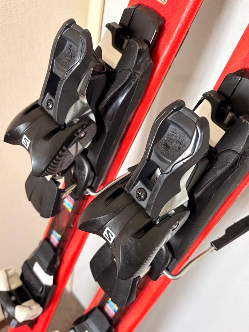 スキー学習 Salomonスキー板130とストック95セット　サロモンジュニア