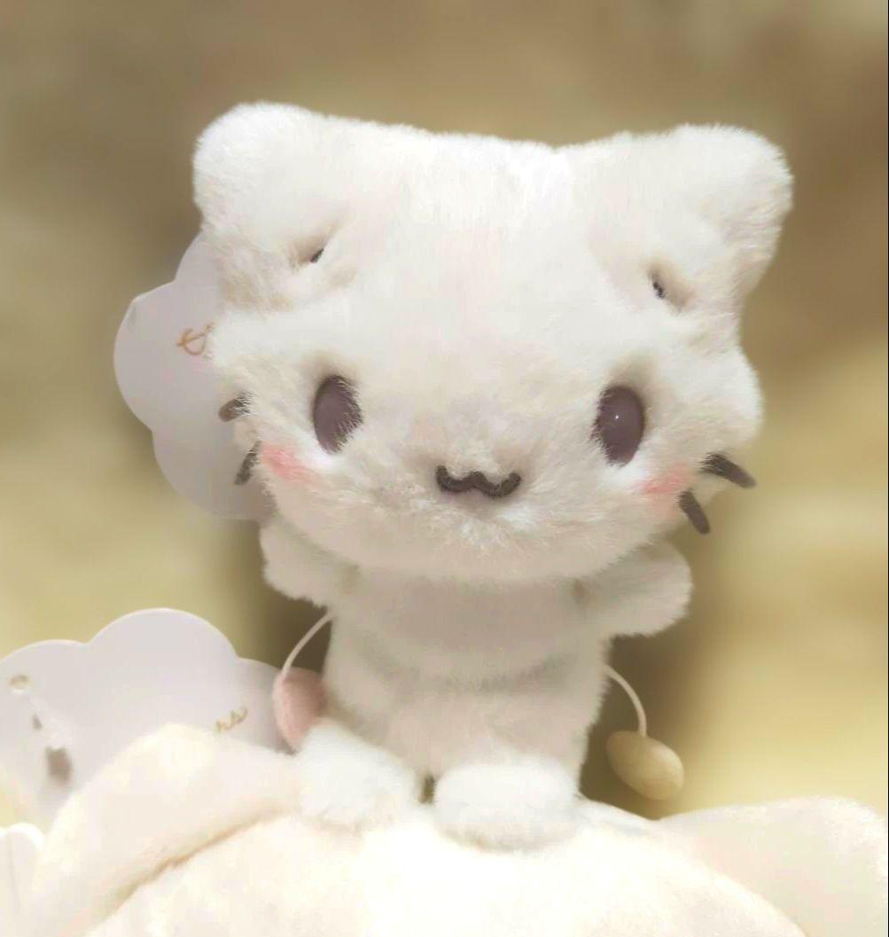 マシュマロみたいなふわふわにゃんこ　ぬいぐるみ　マスコットチャーム　ポーチ　３点