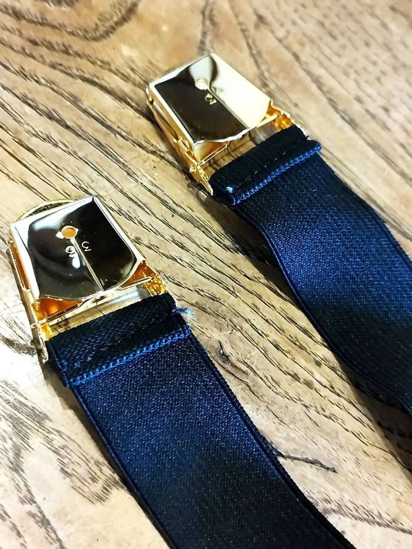 shio　　　　シャネル アームバンド ロゴデザイン 刻印 タグ/箱付き