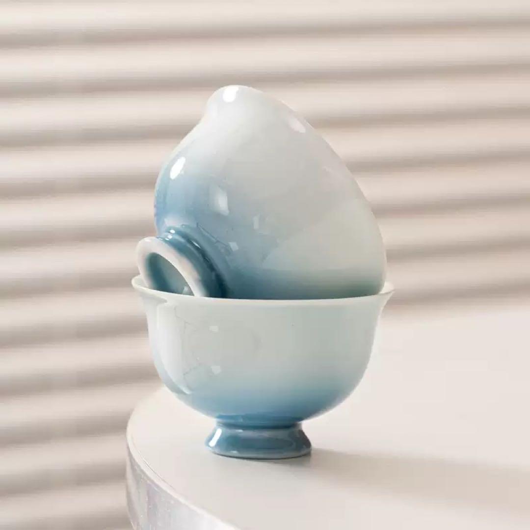 グラデーションブルー 陶器製飯碗