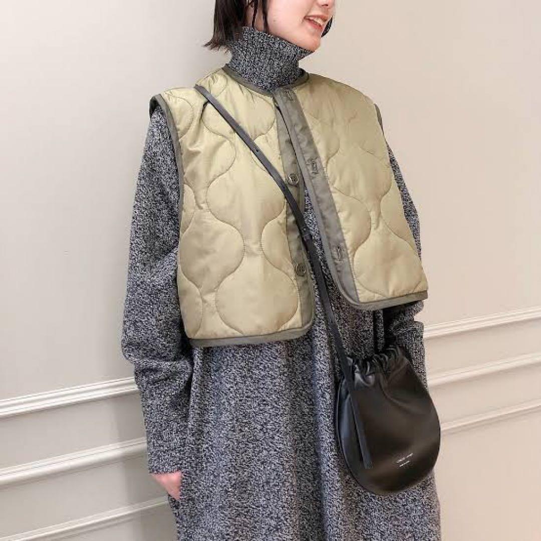 HYKE 美品⭐️ハイクキルティングベストQUILTED CROPPED VEST