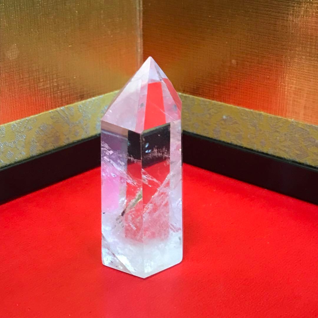 高額当選・偉大なる力　宝物殿に祀られたピラミッド水晶　莫大なお金を呼び寄せ