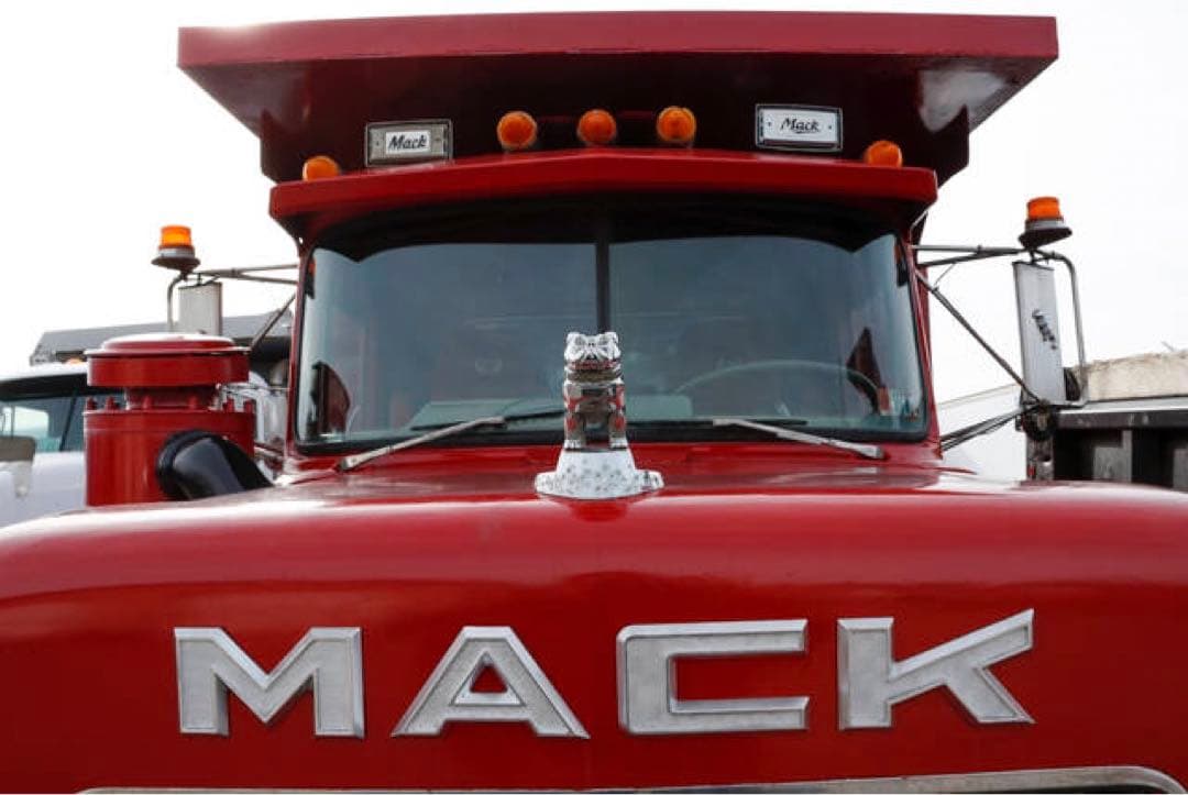 1970's mack truck マックトラック 灰皿 小物入れ シェビーバン
