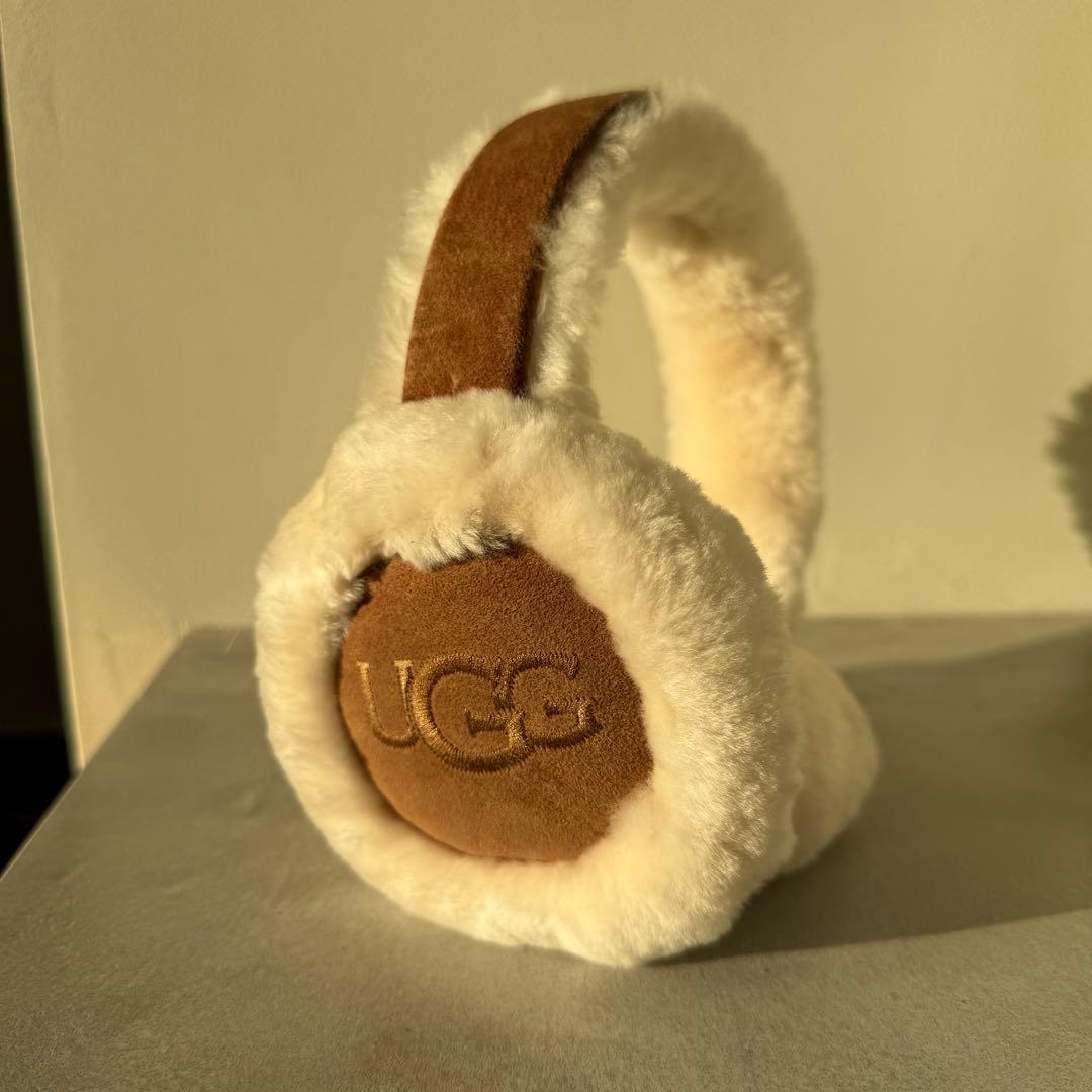 【人気カラー】【純正箱付き】UGG アグ シープスキン イヤーマフ チェスナット