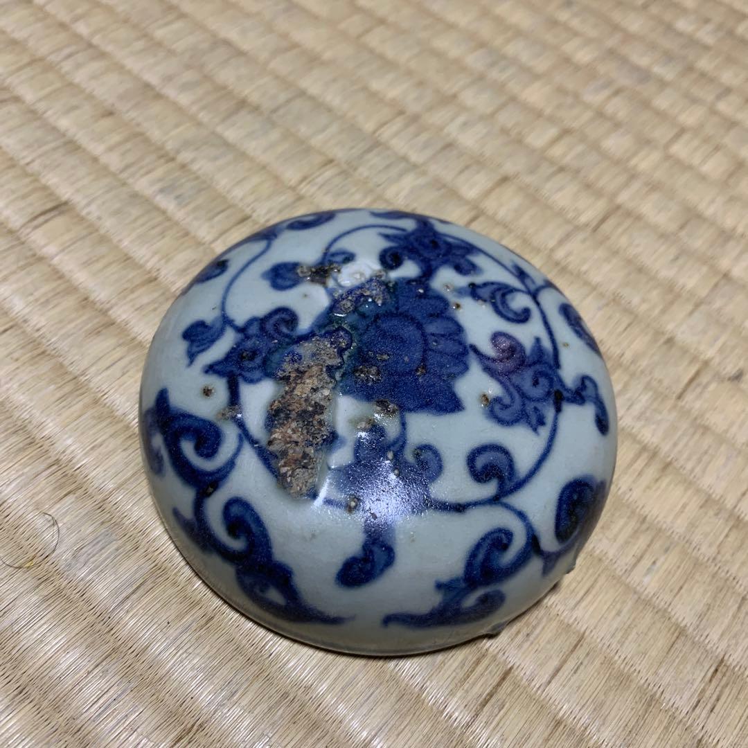 青花唐草蓋物　明時代中期