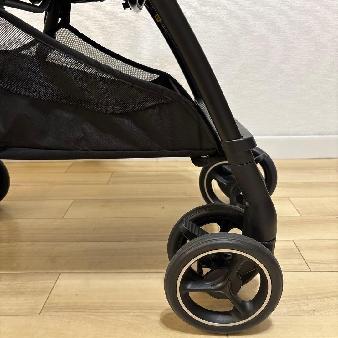 【極美品】2025年アップリカ　ラクーナクッションフリープラスAD