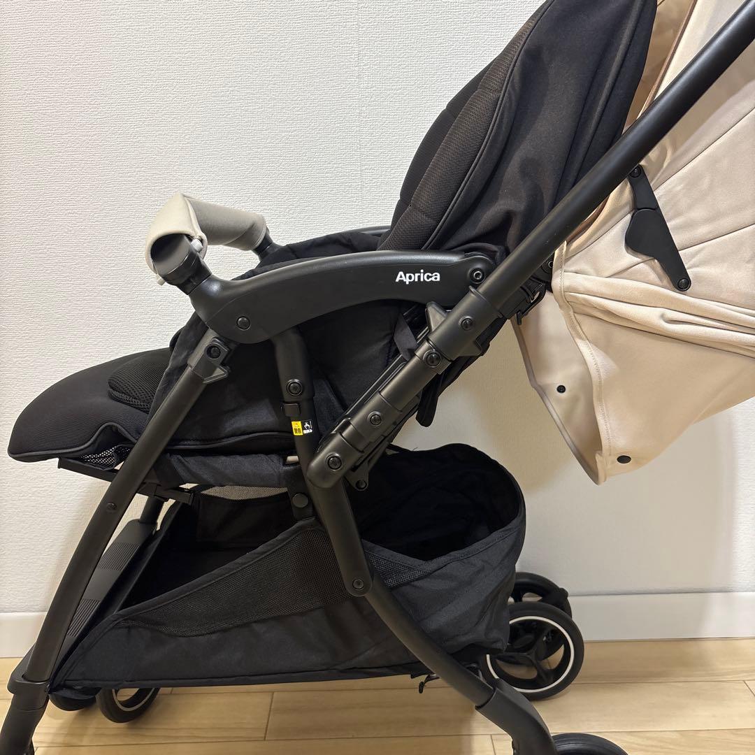 【極美品】2025年アップリカ　ラクーナクッションフリープラスAD