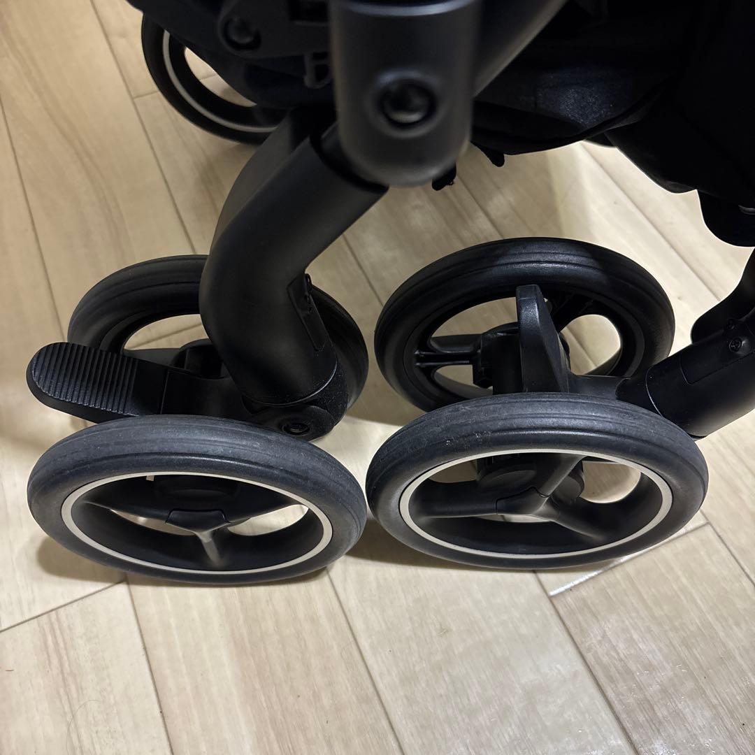 【極美品】2025年アップリカ　ラクーナクッションフリープラスAD