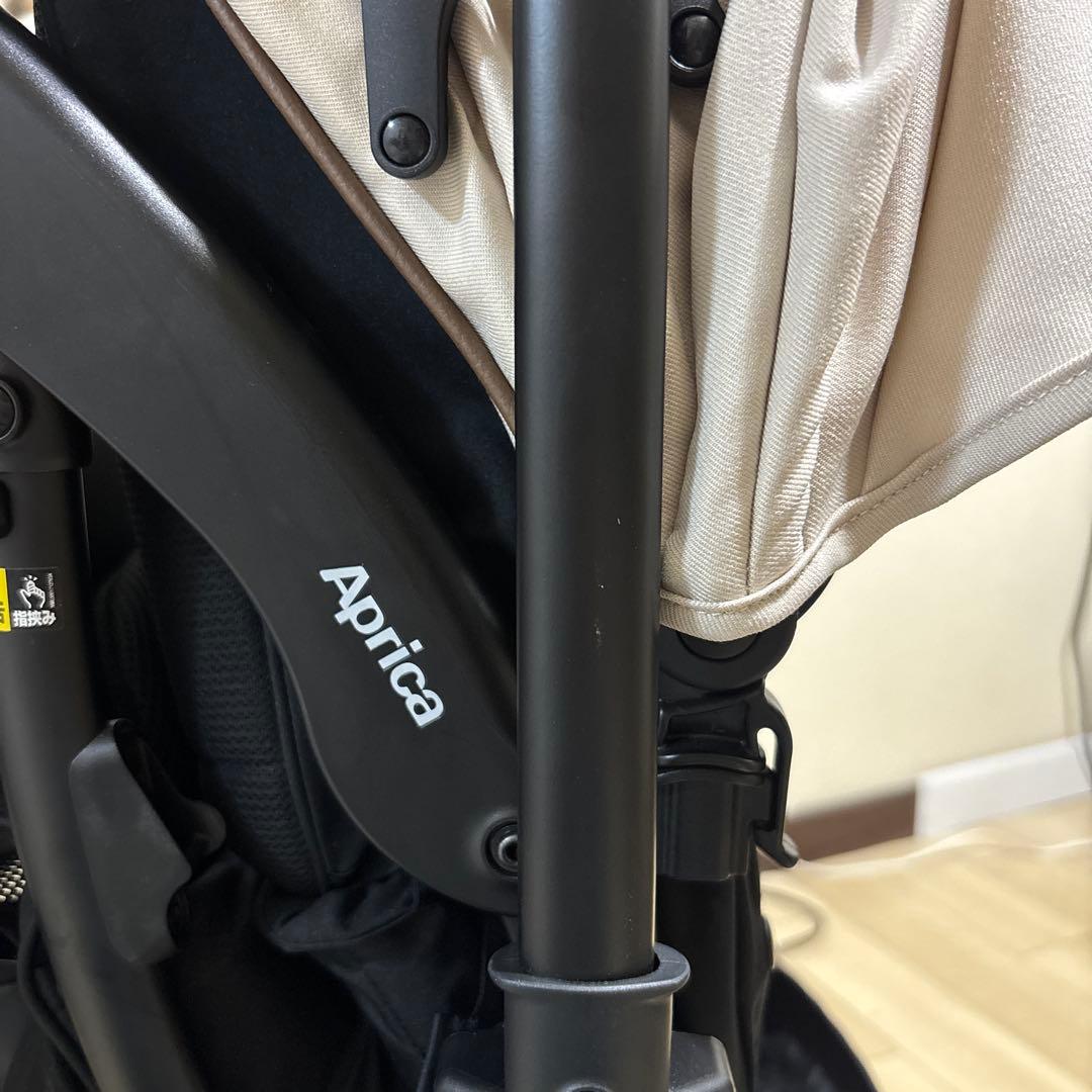 【極美品】2025年アップリカ　ラクーナクッションフリープラスAD