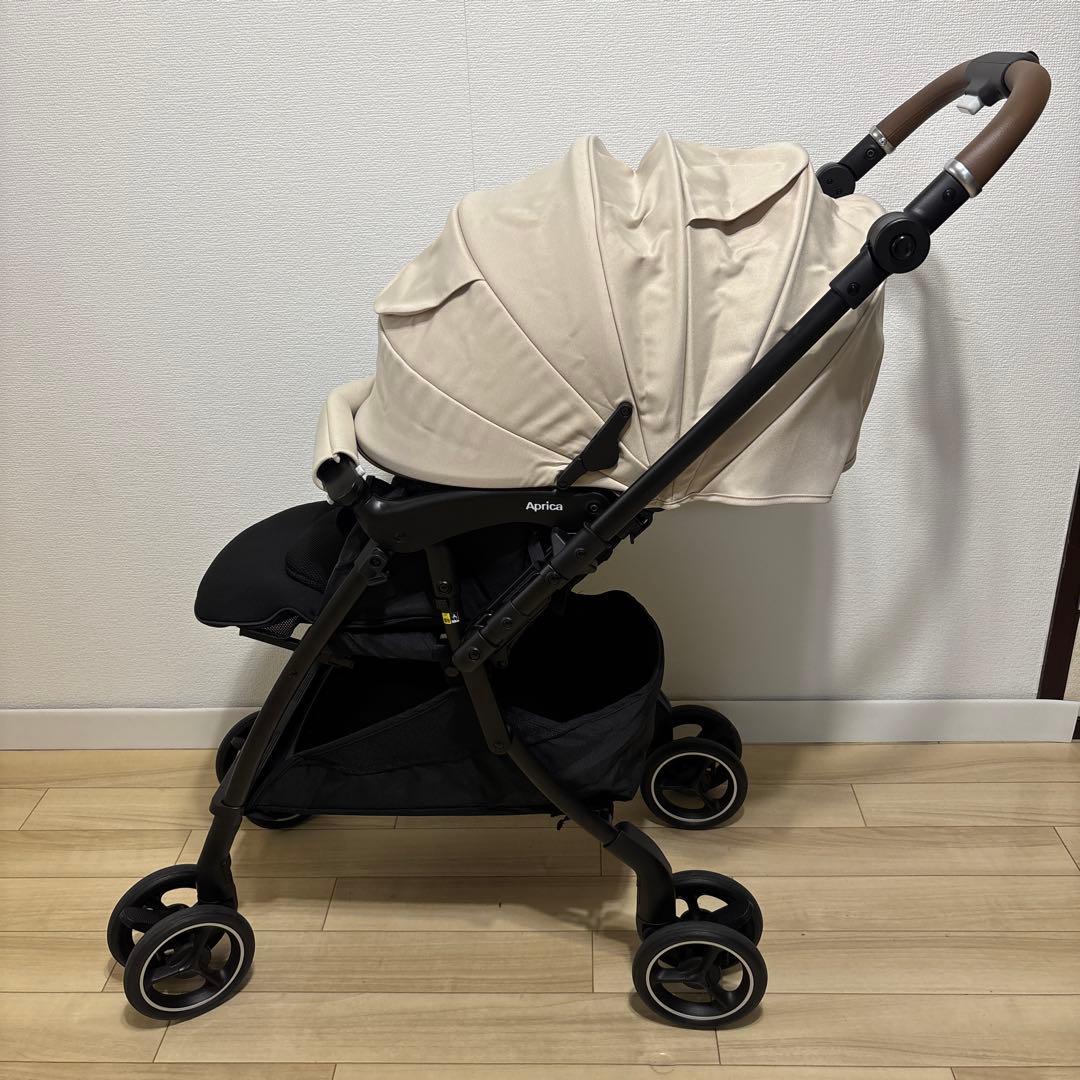 【極美品】2025年アップリカ　ラクーナクッションフリープラスAD