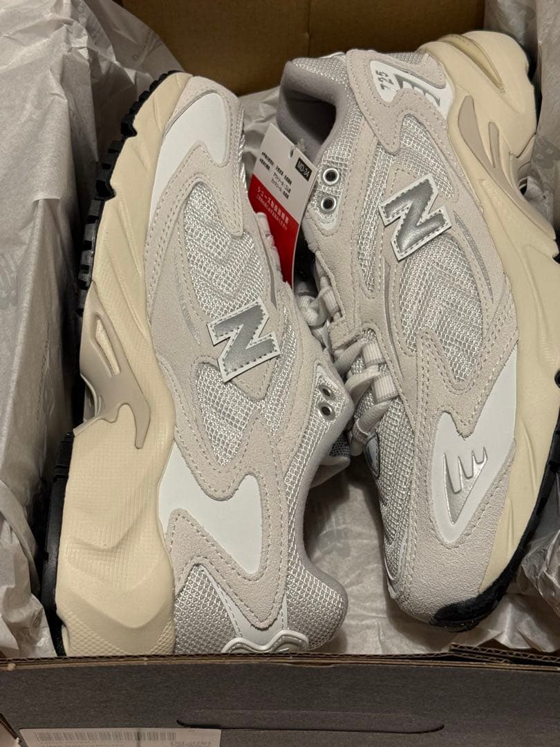 新品未使用品　ニューバランス 725 24.5cm