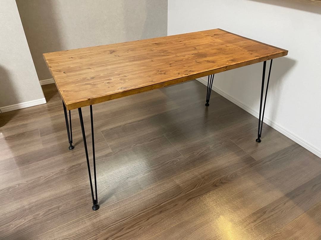 LOWYAダイニングテーブル【幅140cm】