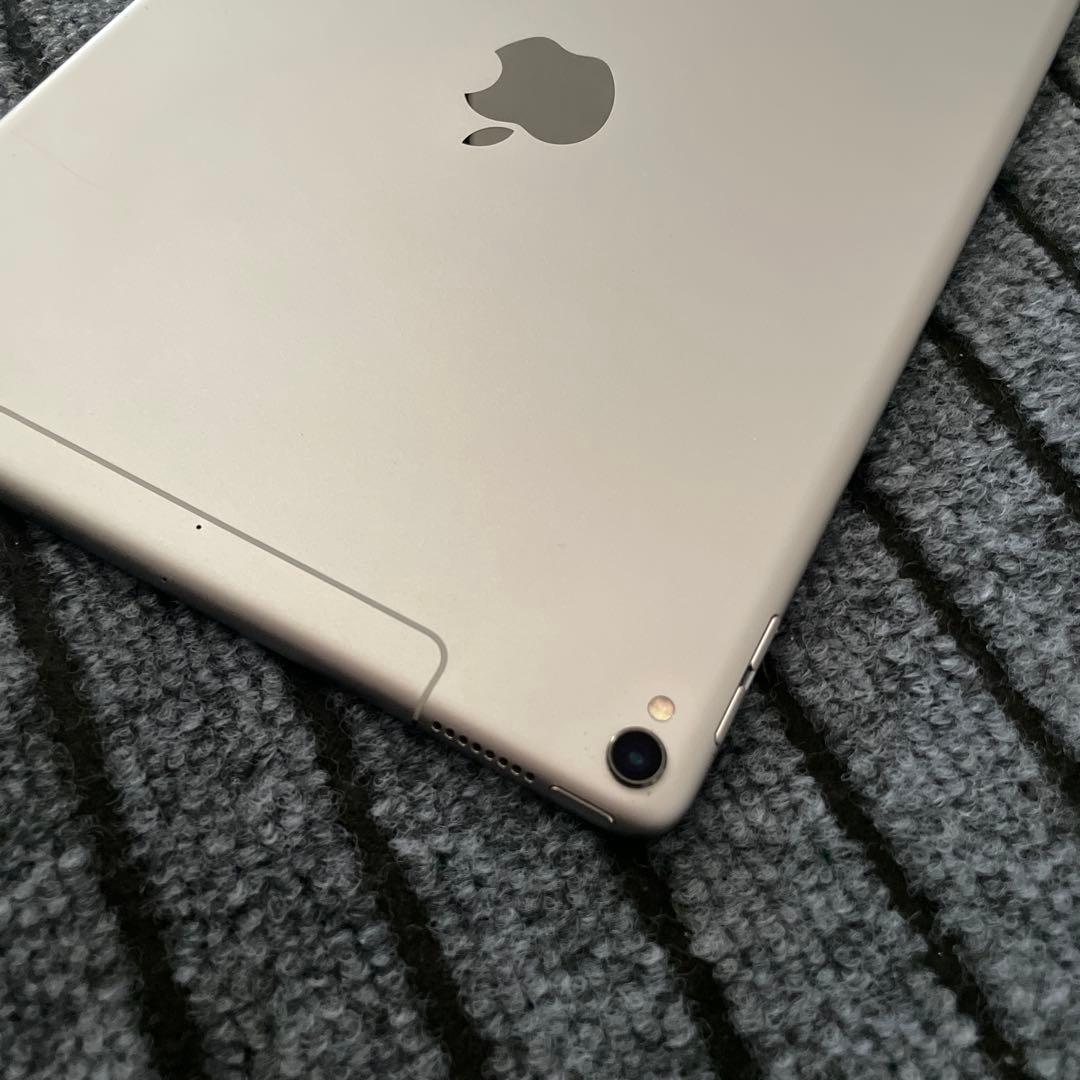 213 iPad Pro10.5 64GB SIMフリー　グレイ