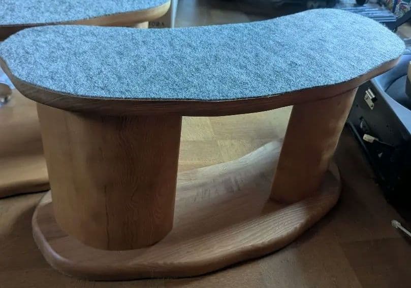 ローテーブルの脚／一枚板