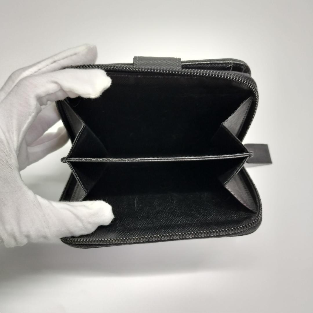 PRADA ブラック二つ折り財布