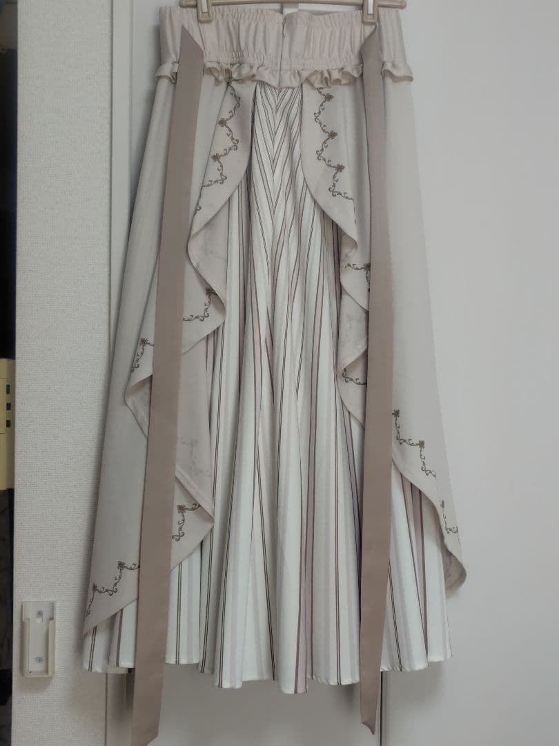 ヴァイオレット・エヴァーガーデン　アイコニックスカート