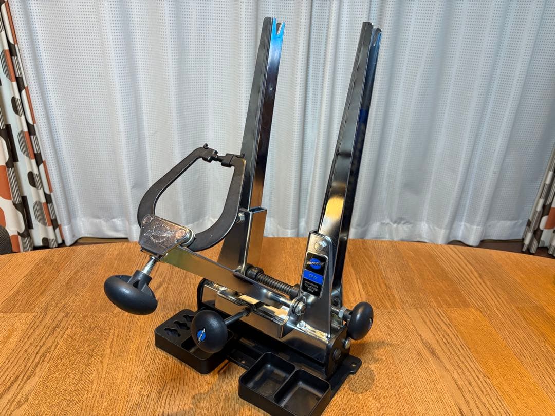 Park Tool TS-2.2 振れ取り台