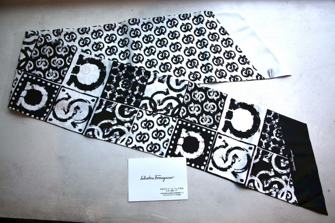 naonao 新品Salvatore Ferragamo シルクスカーフ