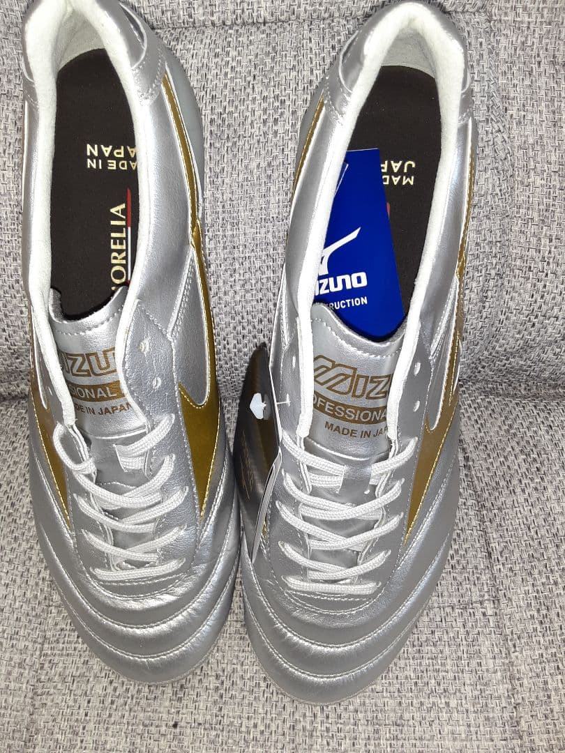 新品完売品 27.5㎝　Mizuno Morelia DNA