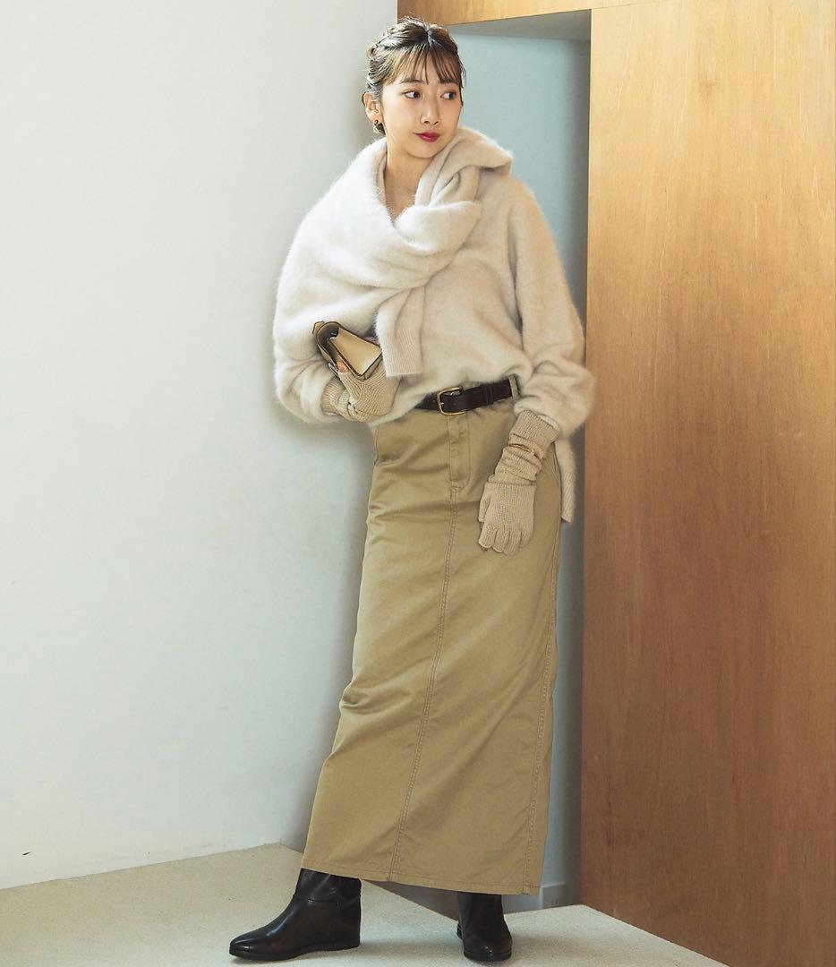 【新品未使用】Fur Vスリットプルオーバー　プラージュ
