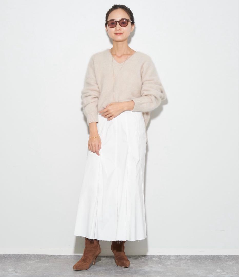 【新品未使用】Fur Vスリットプルオーバー　プラージュ