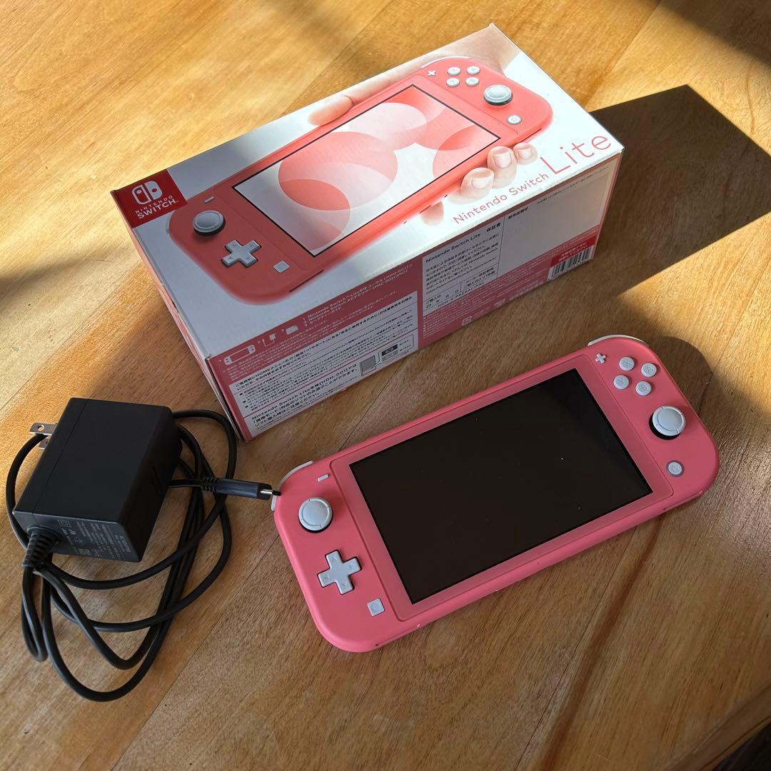 Nintendo Switch Lite コーラル（外箱,純正充電器付き）