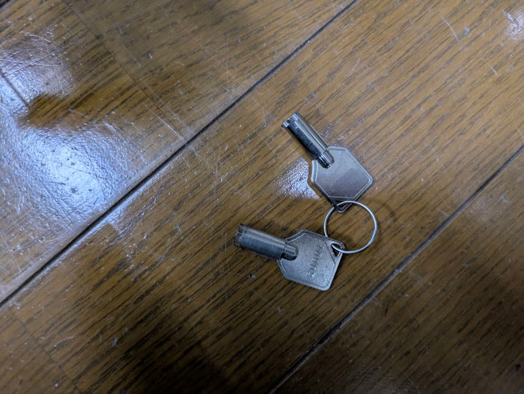 ハーレー純正　ウインドシールド　’０６以降FXDWG用　57301-06　鍵付き